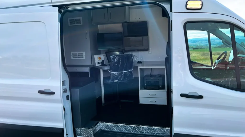 RauschUSA-SolarVan-17